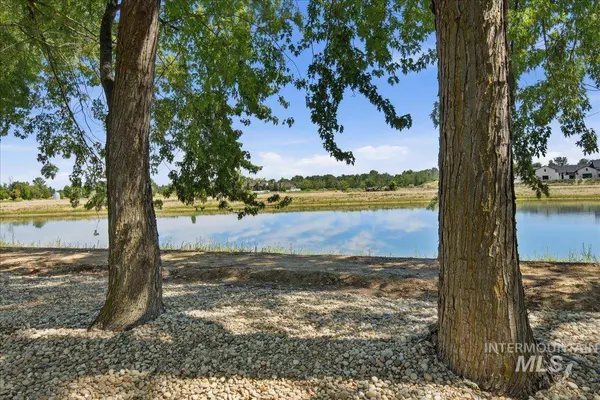 21420 Lakehaven Ln, Star, ID 83669