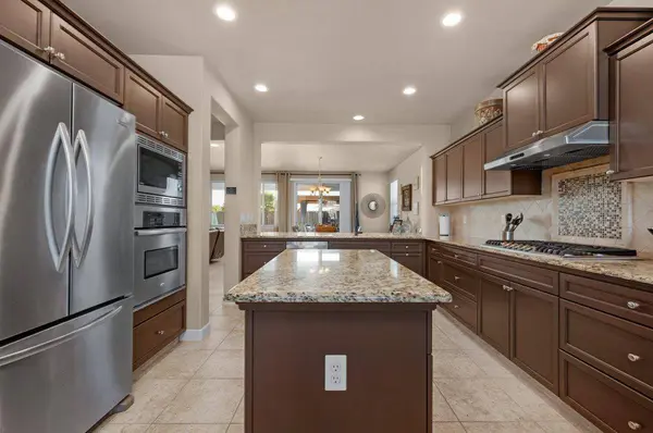 1188 Blackwood AVE, Clovis, CA 93619