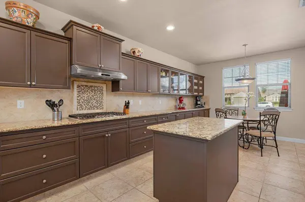 1188 Blackwood AVE, Clovis, CA 93619