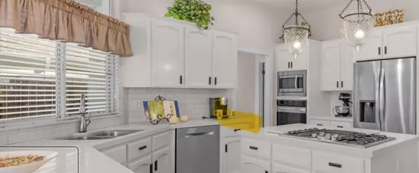 1290 E Everglade AVE, Fresno, CA 93720