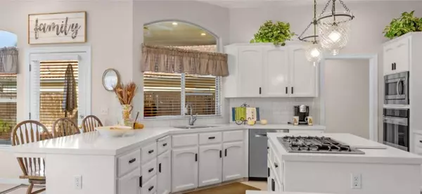 1290 E Everglade AVE, Fresno, CA 93720