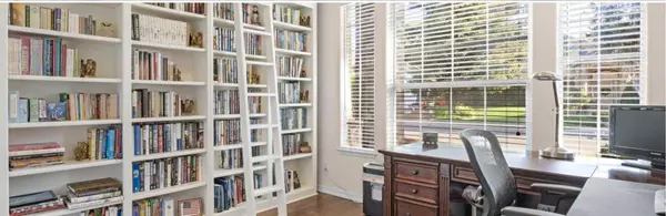 1290 E Everglade AVE, Fresno, CA 93720