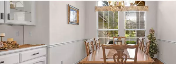 1290 E Everglade AVE, Fresno, CA 93720