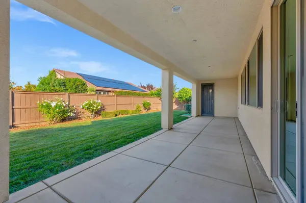 3267 Portals AVE, Clovis, CA 93619