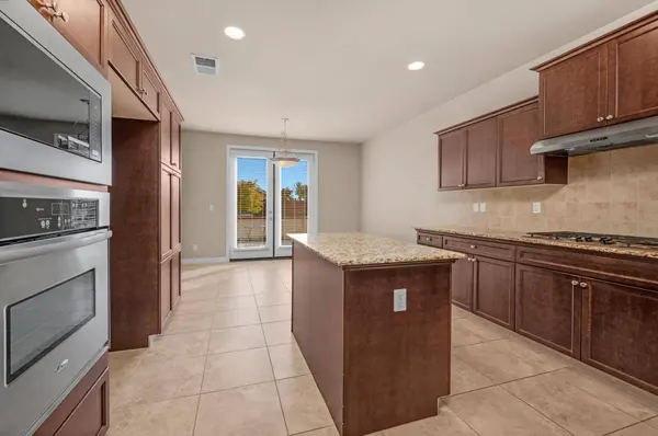 3267 Portals AVE, Clovis, CA 93619