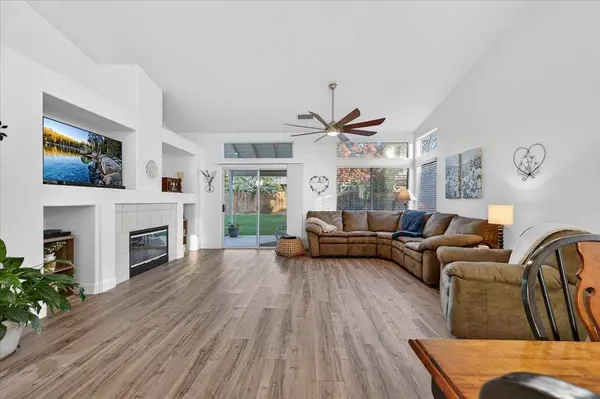 8652 N Sierra Vista AVE, Fresno, CA 93720