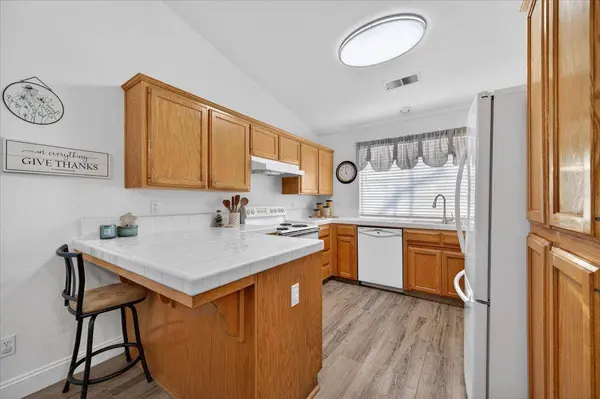 8652 N Sierra Vista AVE, Fresno, CA 93720