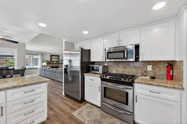 997 Pistachio AVE, Clovis, CA 93611