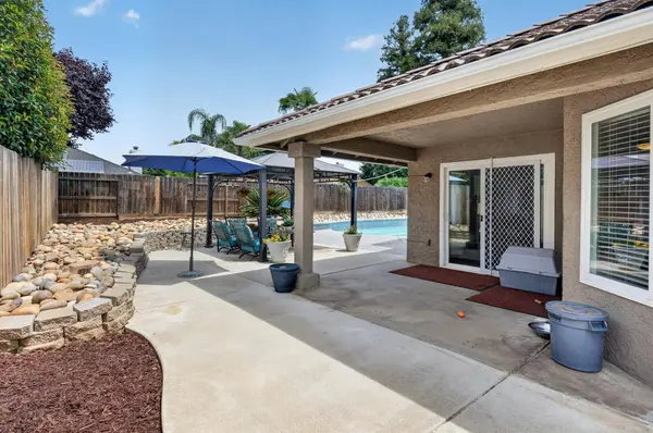 997 Pistachio AVE, Clovis, CA 93611