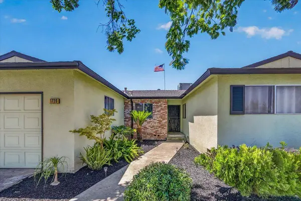 1726 Fairmont AVE, Clovis, CA 93611