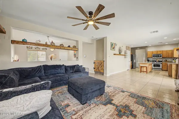 879 W Vuelta Granadina, Sahuarita, AZ 85629
