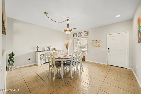 879 W Vuelta Granadina, Sahuarita, AZ 85629