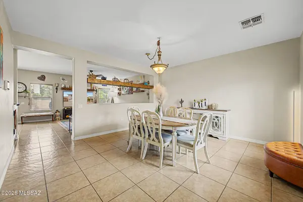 879 W Vuelta Granadina, Sahuarita, AZ 85629