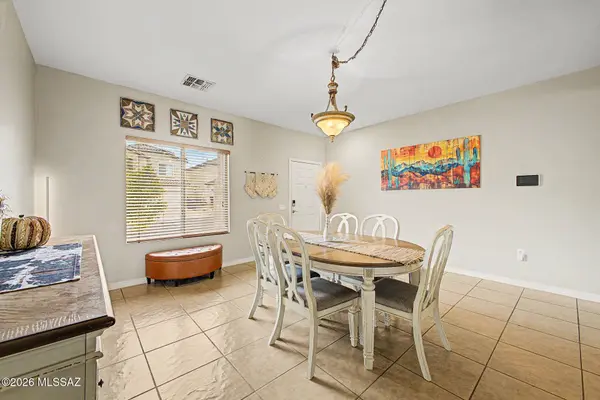 879 W Vuelta Granadina, Sahuarita, AZ 85629