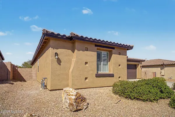 1124 W Golden Meadow Path, Sahuarita, AZ 85629
