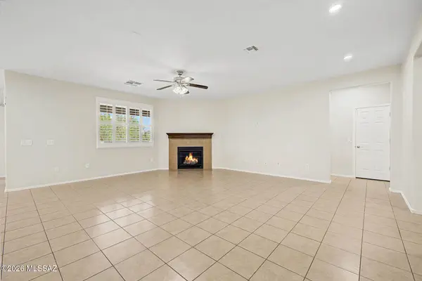 1124 W Golden Meadow Path, Sahuarita, AZ 85629