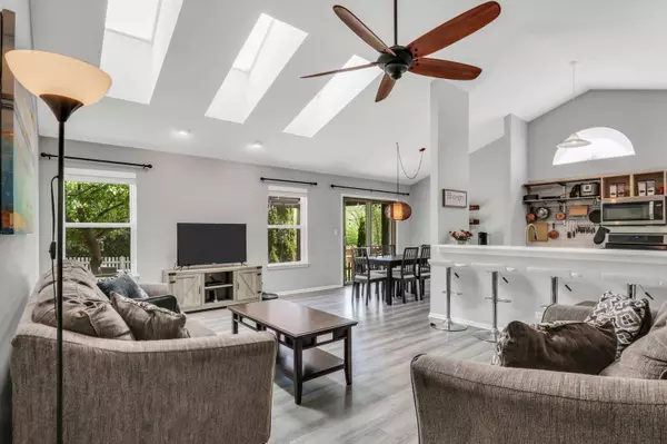 95 STILLWATER DR, Hainesville, IL 60030