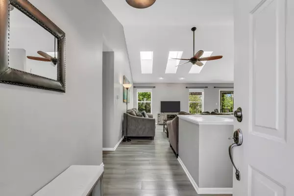 95 STILLWATER DR, Hainesville, IL 60030