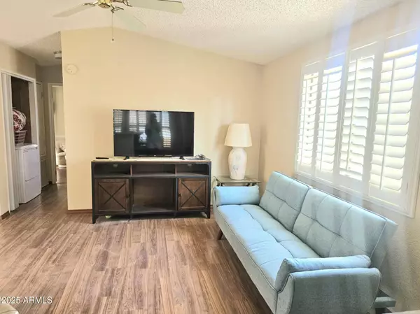 6114 S Sawgrass Drive, Chandler, AZ 85249