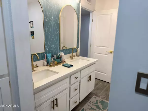 26410 S NEW TOWN Drive, Sun Lakes, AZ 85248