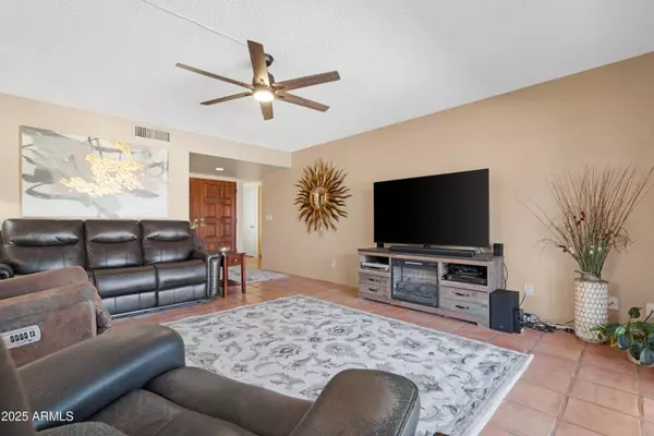 10414 E WATFORD Way, Sun Lakes, AZ 85248