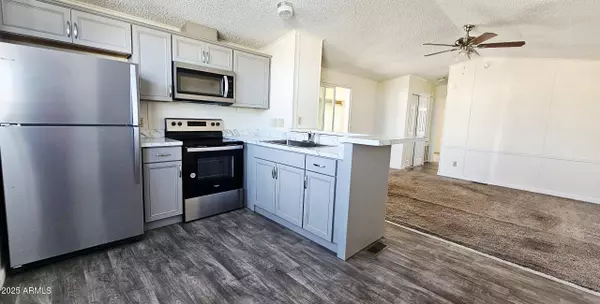 6162 S PINEHURST Drive, Chandler, AZ 85249