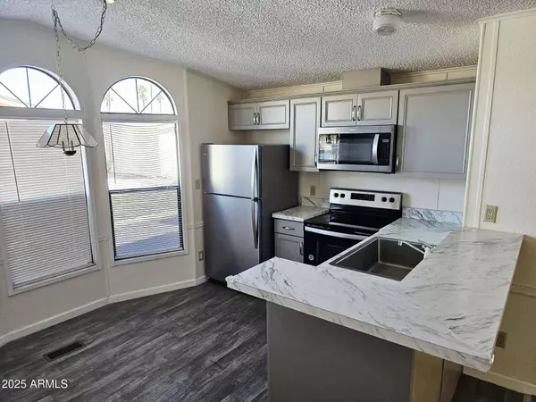 6162 S PINEHURST Drive, Chandler, AZ 85249