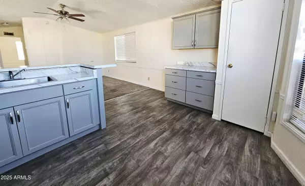 6162 S PINEHURST Drive, Chandler, AZ 85249