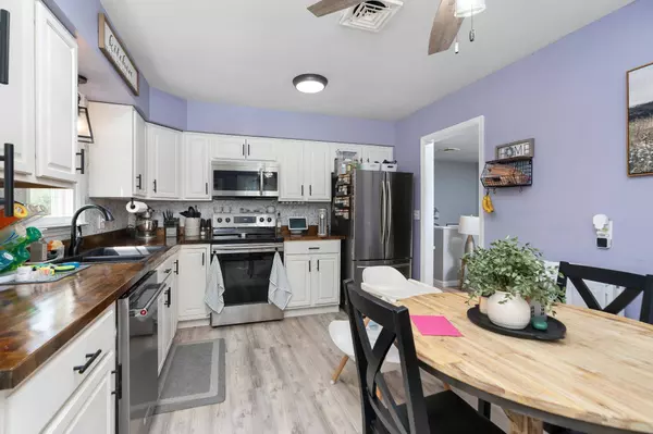 146 HARPER ST, Weyers Cave, VA 24486