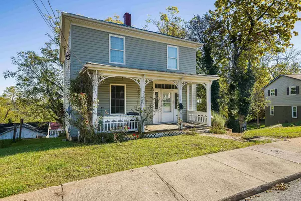 805 SUDBURY ST, Staunton, VA 24401