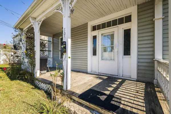 805 SUDBURY ST, Staunton, VA 24401