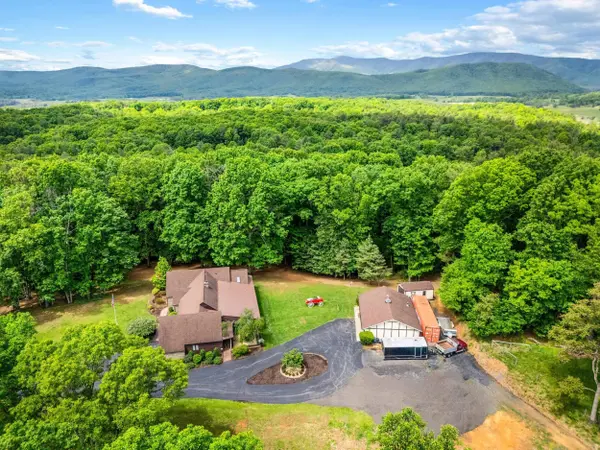 30 SCENIC VIEW DR, Swoope, VA 24479