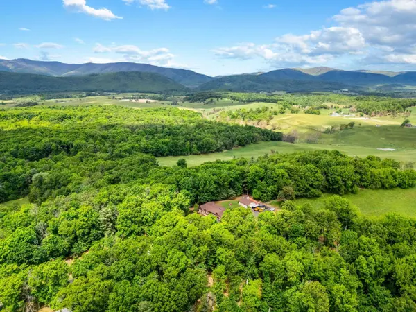 30 SCENIC VIEW DR, Swoope, VA 24479