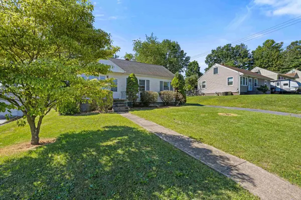 303 DEVON RD, Staunton, VA 24401