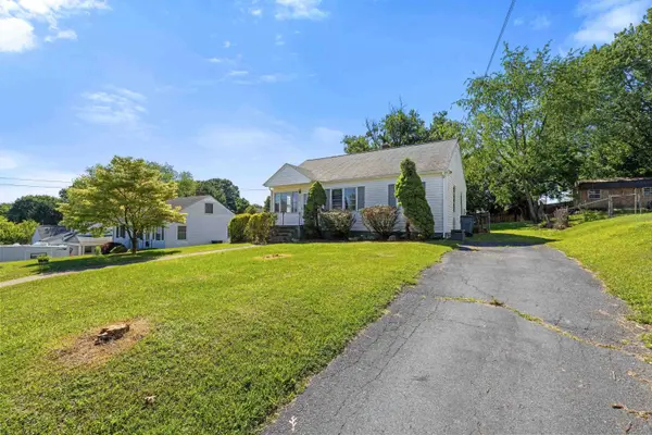 303 DEVON RD, Staunton, VA 24401