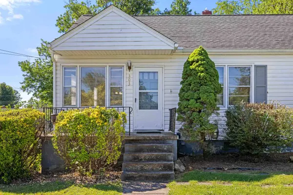 303 DEVON RD, Staunton, VA 24401