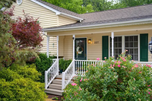 227 BOWMANS RUN DR, Stuarts Draft, VA 24477