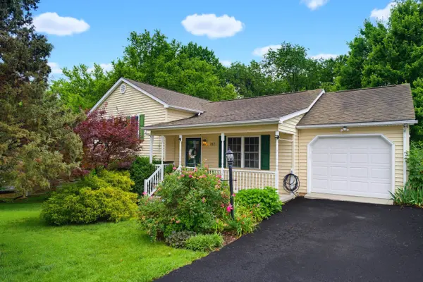 227 BOWMANS RUN DR, Stuarts Draft, VA 24477
