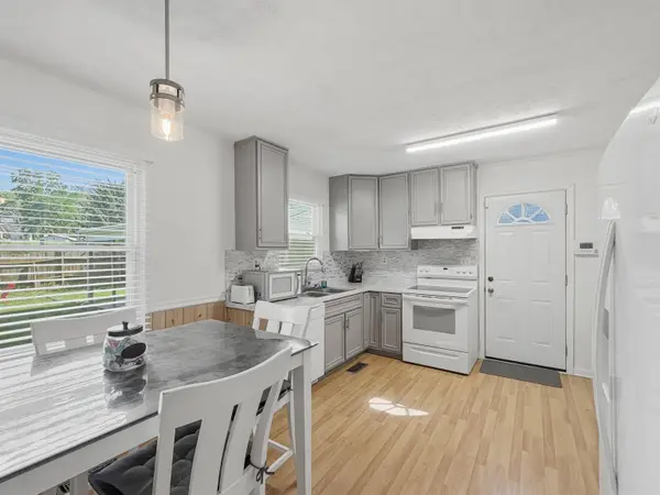 25 HAYRICK RD, Waynesboro, VA 22980