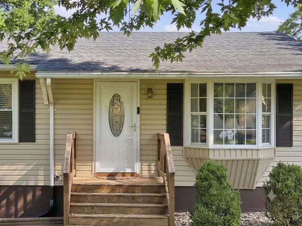 25 HAYRICK RD, Waynesboro, VA 22980