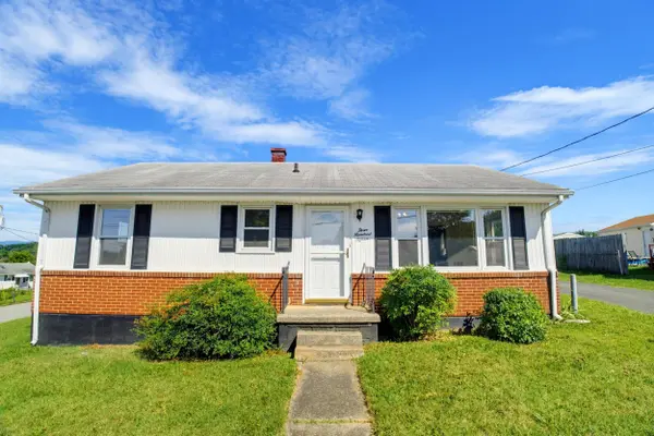 315 SHARON LN, Staunton, VA 24401