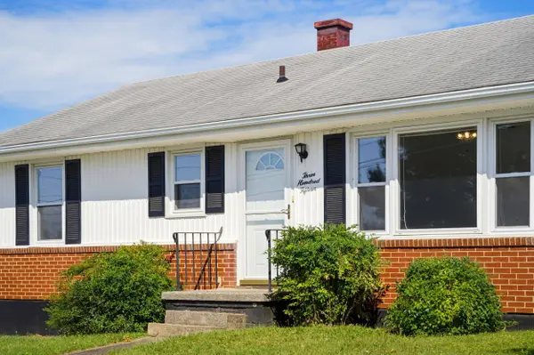 315 SHARON LN, Staunton, VA 24401