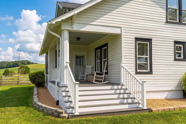 3392 MIDDLEBROOK RD, Staunton, VA 24401