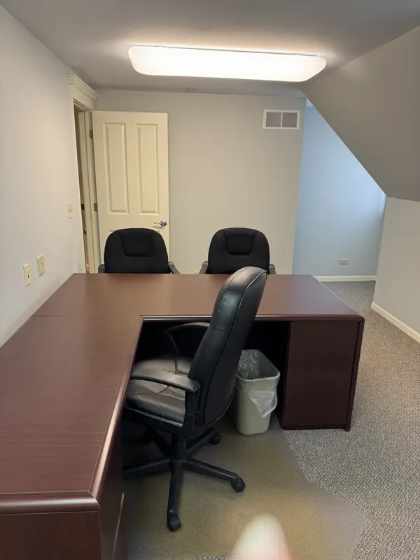 1003 W Main St #A, St Charles, IL 60174-1754