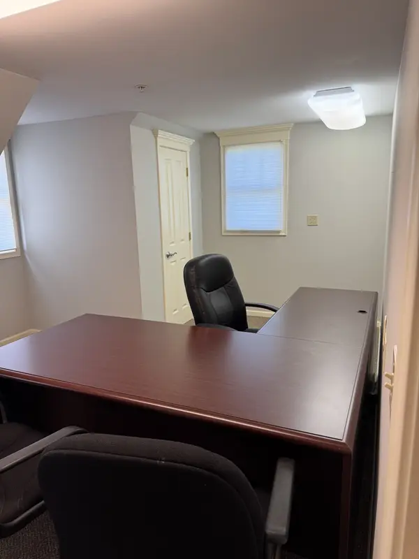 1003 W Main St #A, St Charles, IL 60174-1754