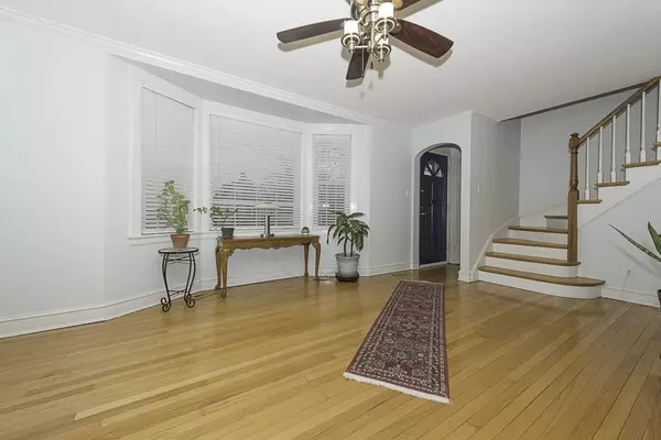 6673 N Octavia AVE, Chicago, IL 60631