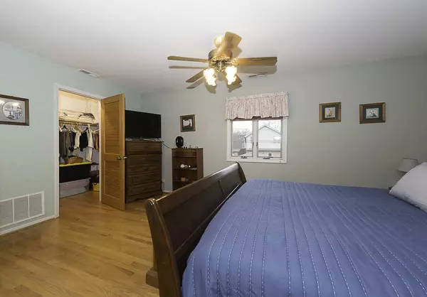 6673 N Octavia AVE, Chicago, IL 60631