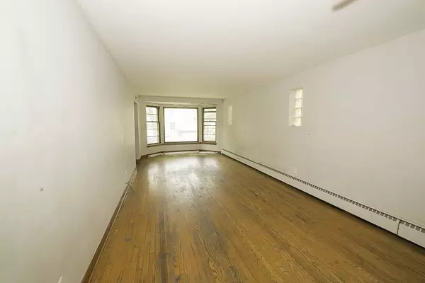 4033 N Austin AVE, Chicago, IL 60634