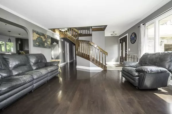 422 Beverly AVE, Addison, IL 60101