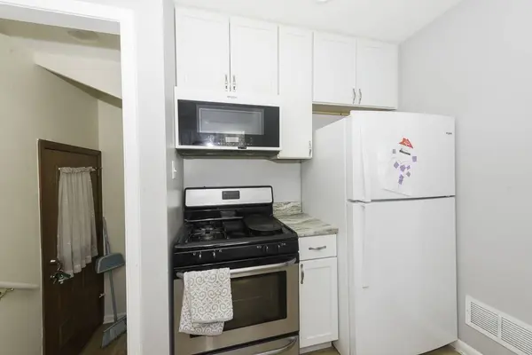 809 N Wolf RD, Melrose Park, IL 60164